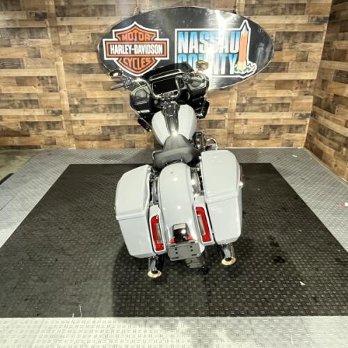 2026 Harley-Davidson® Road Glide® Dark Billiard Gray Chrome Trim thumb 1