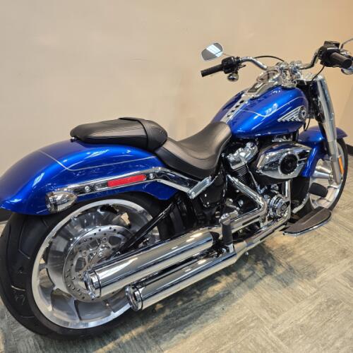 2025 Harley-Davidson® Fat Boy® Blue Burst FLFB thumb 3