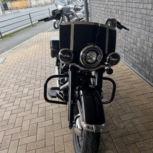 2018 Harley-Davidson® Heritage Classic Vivid Black thumb 0