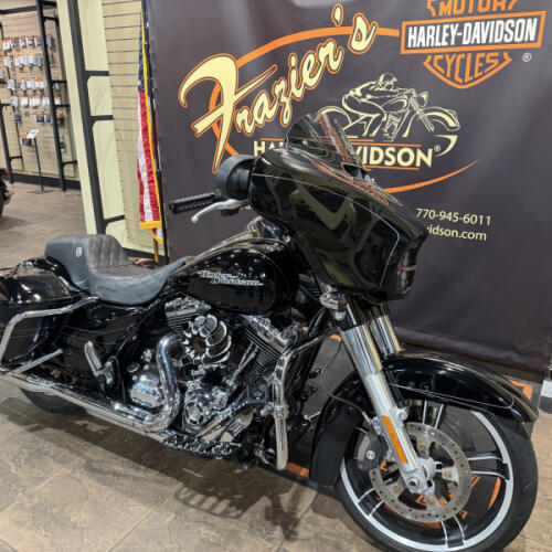 2016 Harley-Davidson® Street Glide® Special BLACK W/PINSTRIPE thumb 3