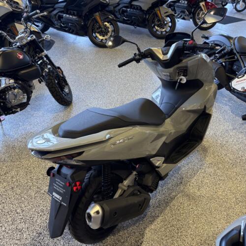 2025 Honda PCX150AS thumb 1