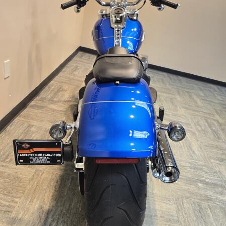 2025 Harley-Davidson® Fat Boy® Blue Burst FLFB thumb 2