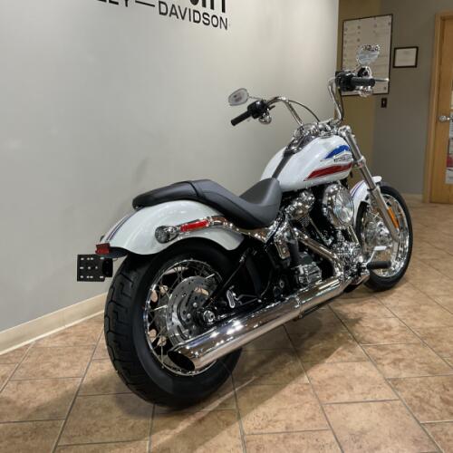 2026 Harley-Davidson® FXD Super Glide® White Onyx Pearl thumb 0