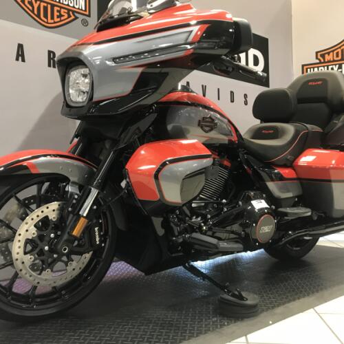 Harley-Davidson® CVO Street Glide Limited 2026 thumb 2