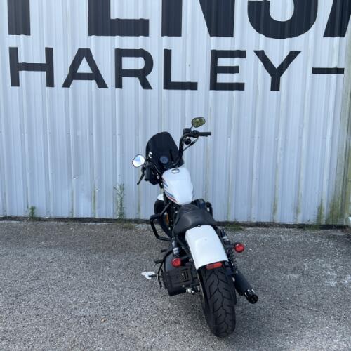 2021 Harley-Davidson® Iron 1200™ Stone Washed White Pearl thumb 1