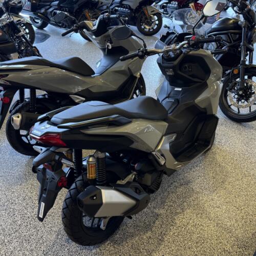 2026 Honda ADV160AT thumb 1