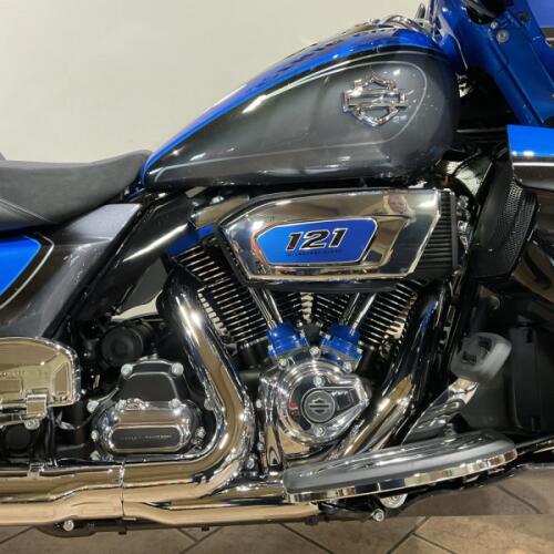 2026 Harley-Davidson® FLHXLSE CVO Street Glide Limited Electric Coast thumb 3