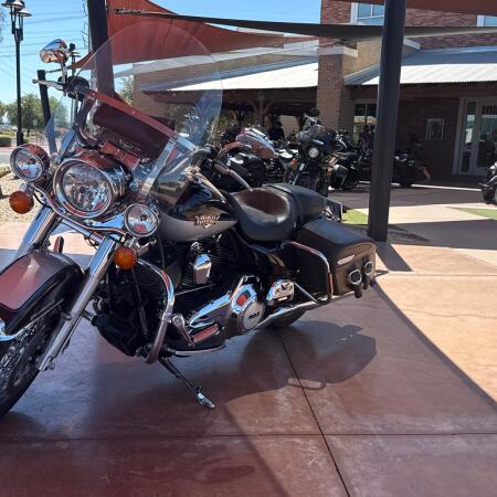 FLHRC 2012 Road King® Classic thumb 3