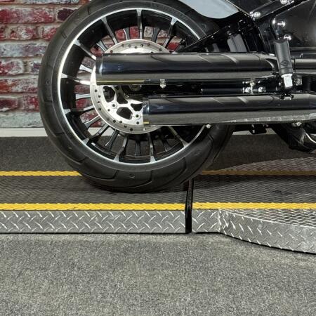 Harley-Davidson® Breakout® 2026 FXBR DRK BILIARD GRY thumb 0