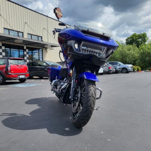 2025 Harley-Davidson® CVO™ Road Glide® Blue Streak thumb 3