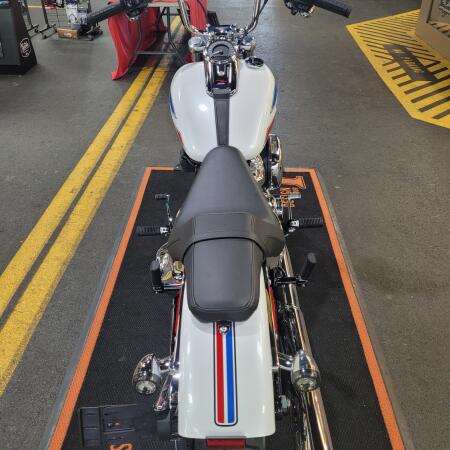 2026 Harley-Davidson® Super Glide® White Onyx Pearl thumb 0