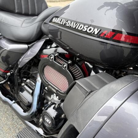 2020 Harley-Davidson® CVO™ Limited thumb 3