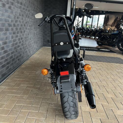 2020 Harley-Davidson® Iron 1200™ Vivid Black thumb 1