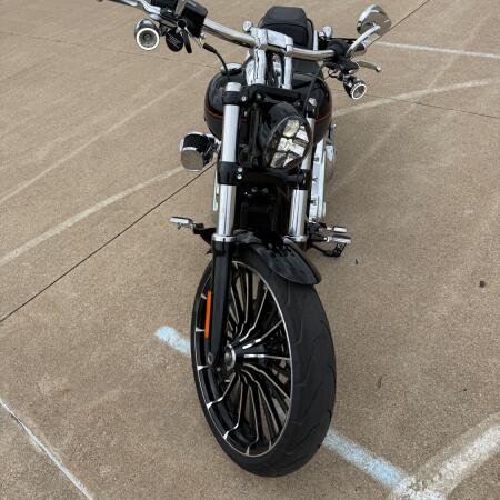 2024 Harley-Davidson® Breakout® 117 Vivid Black thumb 2