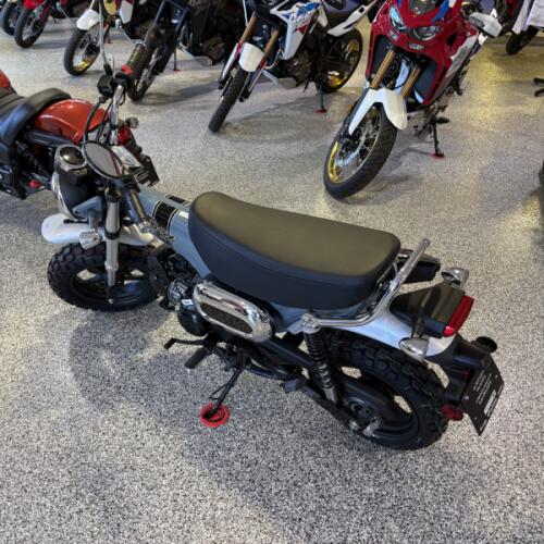 2025 Honda Dax 125 thumb 2