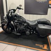 2026 Harley-Davidson® Heritage Classic Vivid Black Black Cast Wheels thumb 3
