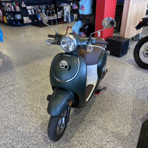 2024 Honda Metropolitan thumb 3