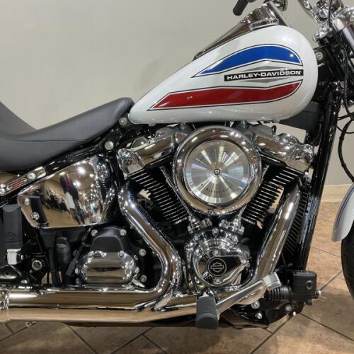 2026 Harley-Davidson® FXD Super Glide® White Onyx Pearl thumb 3