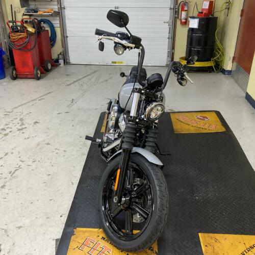 2025 Harley-Davidson® Street Bob® Billiard Gray w/Cast Wheels FXBB thumb 2