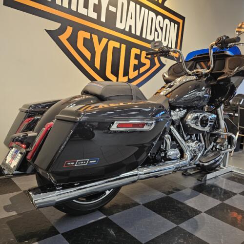FLTRX 2026 Road Glide® thumb 2