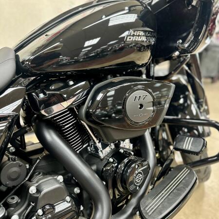 FLTRX 2026 Road Glide® thumb 2
