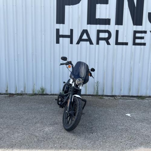 2021 Harley-Davidson® Iron 1200™ Stone Washed White Pearl thumb 3