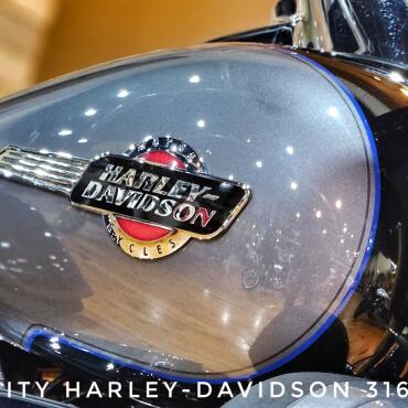 2022 Harley-Davidson® Tri Glide® Ultra, FLHTCUTG thumb 0