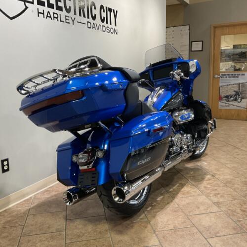 2026 Harley-Davidson® FLHXLSE CVO Street Glide Limited Electric Coast thumb 0