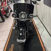 2026 Harley-Davidson® Heritage Classic Vivid Black Black Cast Wheels thumb 2