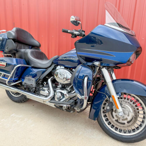 2013 Harley-Davidson® Road Glide® Ultra FLTRU Big Blue Pearl thumb 2