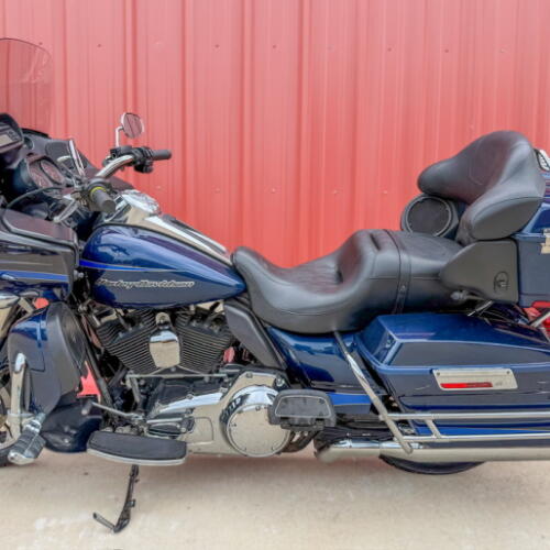 2013 Harley-Davidson® Road Glide® Ultra FLTRU Big Blue Pearl thumb 3