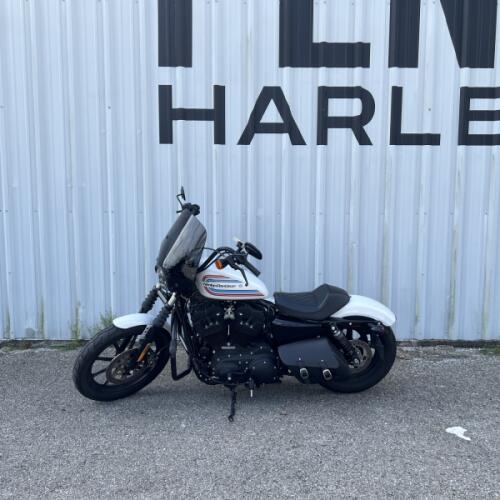 2021 Harley-Davidson® Iron 1200™ Stone Washed White Pearl thumb 2