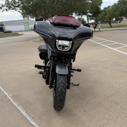 2026 Harley-Davidson® CVO Street Glide ST Inferno Gray thumb 2