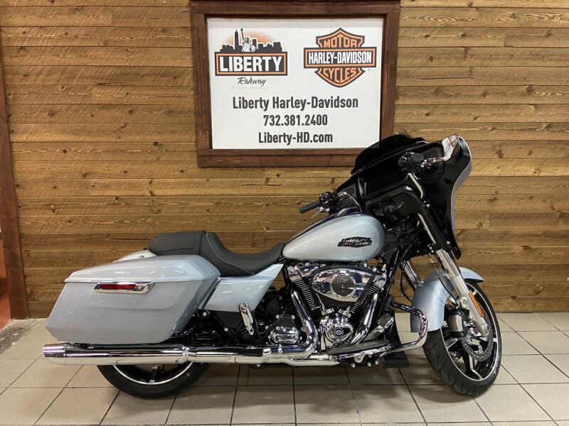 2025 Harley-Davidson® Street Glide® Billiard Gray FLHX