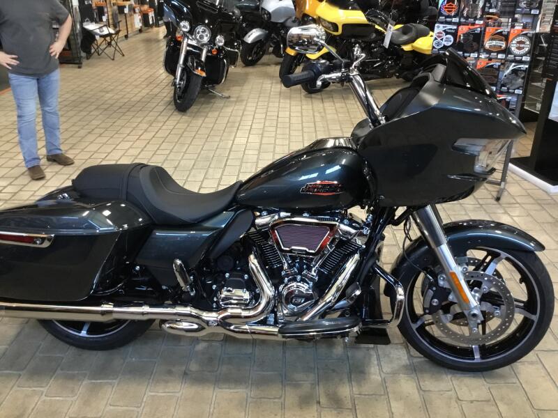 2025 Harley-Davidson® Road Glide® Iron Horse Metallic- 131