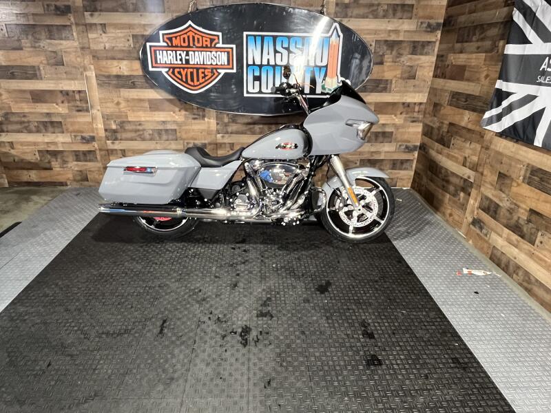 2026 Harley-Davidson® Road Glide® Dark Billiard Gray Chrome Trim