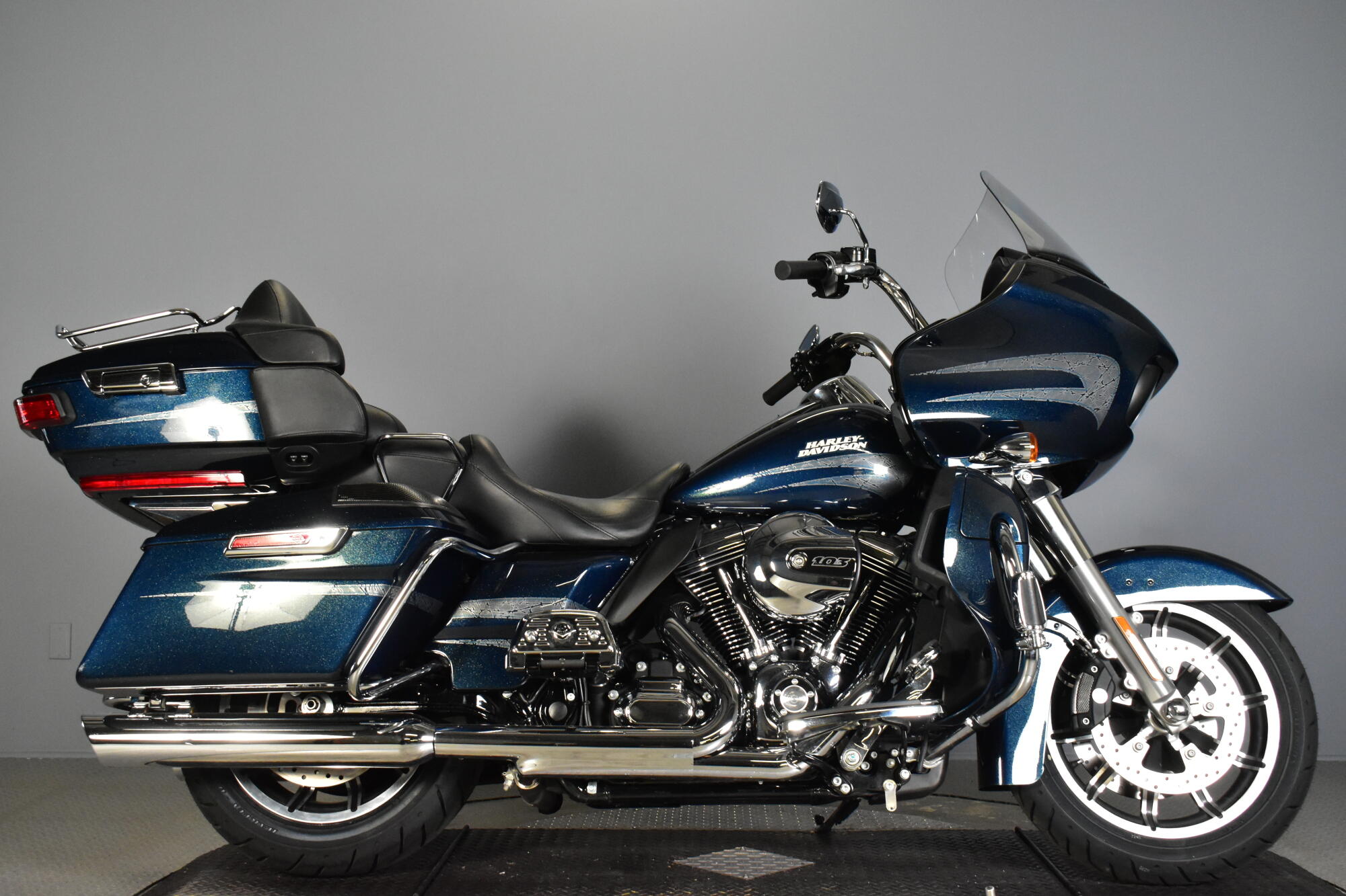 2016 Harley-Davidson® Road Glide® Ultra FLTRU