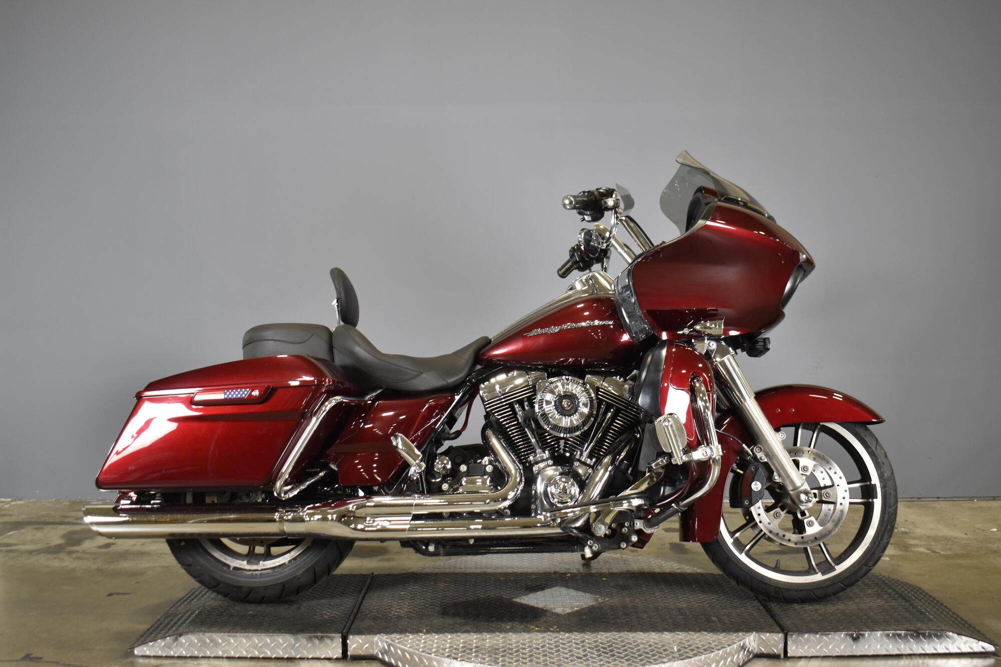 2015 Harley-Davidson® Road Glide® Mysterious Red Sunglo | Motown