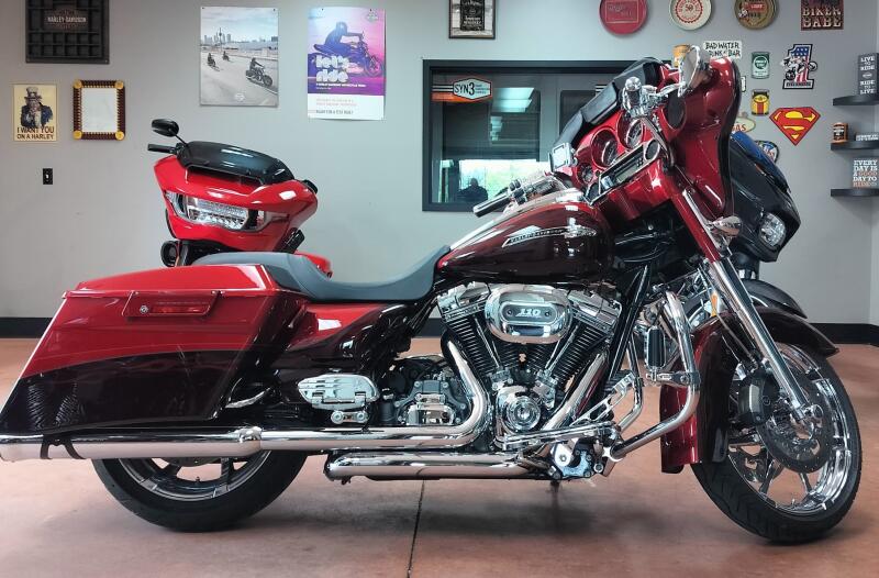2012 Harley-Davidson® CVO™ Street Glide® RUBY RED/MAROON W/ PINSTRIP