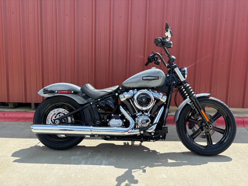2026 Harley-Davidson® Street Bob® FXBB Dark Billiard Gray Chrome Solo