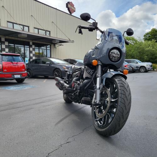 2023 Indian Motorcycle Sport Chief® Stealth Gray thumb 1