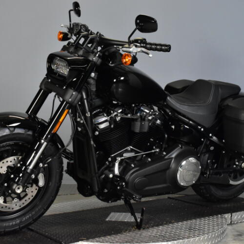 2018 Harley-Davidson® Fat Bob® 114 Vivid Black thumb 0