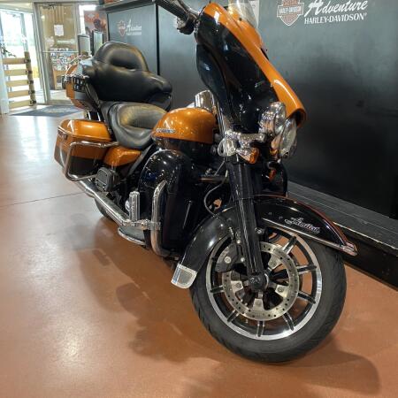 2016 Harley-Davidson® Ultra Limited FLHTK thumb 2