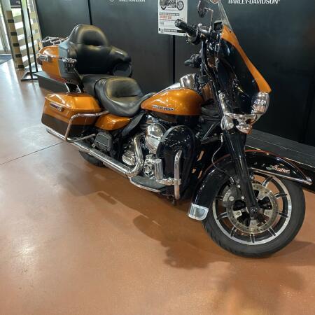 2016 Harley-Davidson® Ultra Limited FLHTK thumb 3