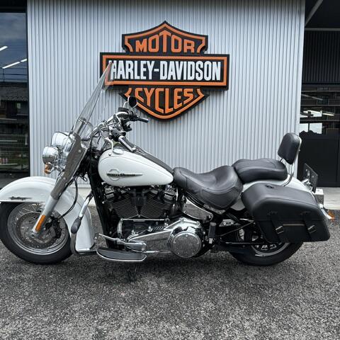 2018 Harley-Davidson® Deluxe ホワイトパール thumb 3