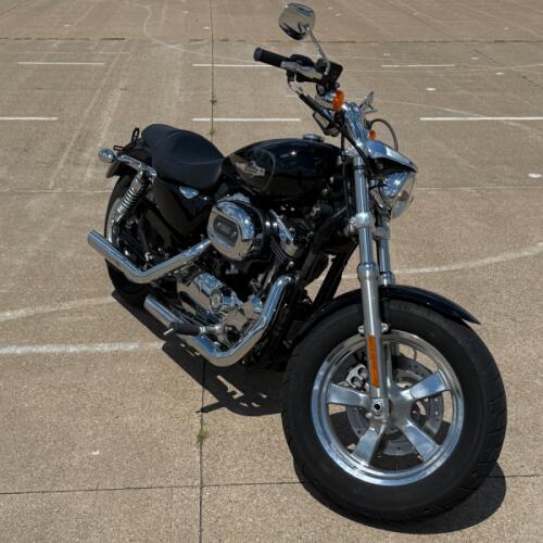 2013 Harley-Davidson® 1200 Custom Vivid Black thumb 3
