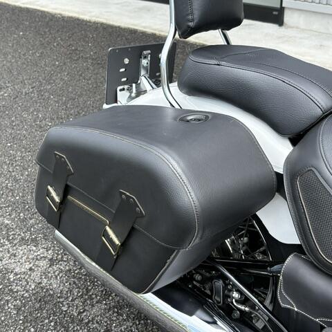 2018 Harley-Davidson® Deluxe ホワイトパール thumb 0