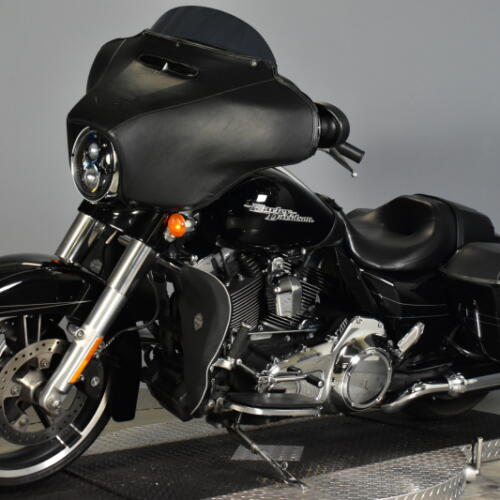 2016 Harley-Davidson® Street Glide® Special Vivid Black thumb 0