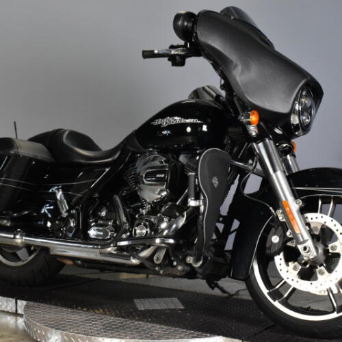 2016 Harley-Davidson® Street Glide® Special Vivid Black thumb 2