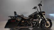 2017 Harley-Davidson® Road King® Special Vivid Black